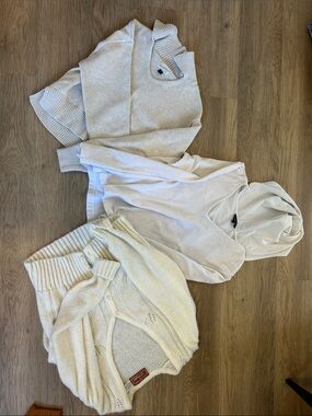 Bundle of 7 Sweaters Size Medium
